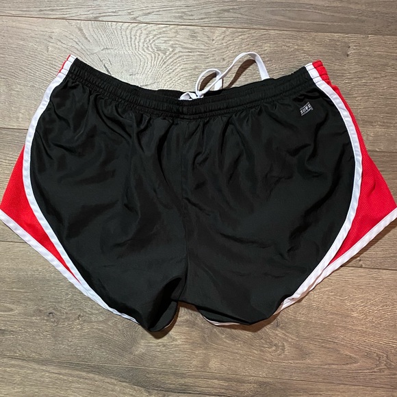 SOFFE athletic shorts - Picture 4 of 8